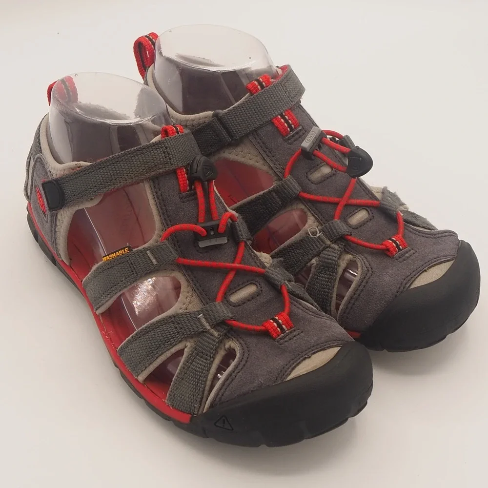 Keen Big Kids Seacamp II CNX Sandals Sz 5 Red/Gray Water Shoe Hybrid Hiking